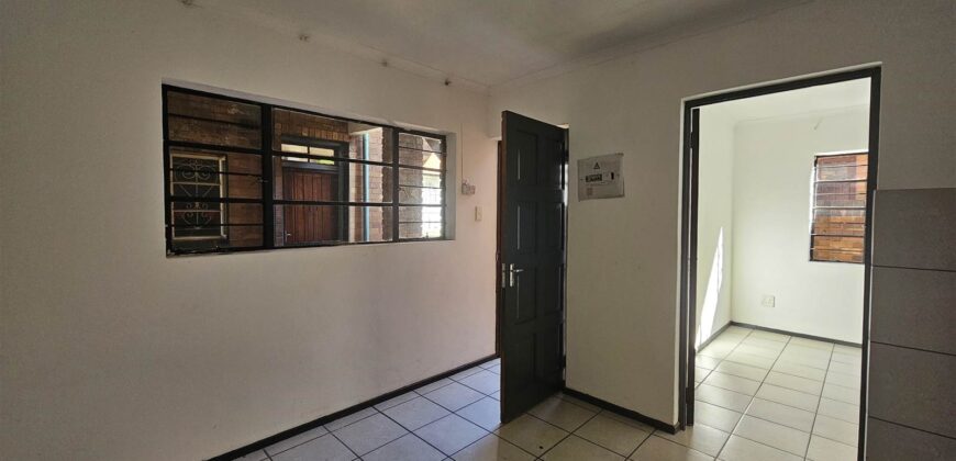 Bachelor, Sharon-Lea, Jeppestown